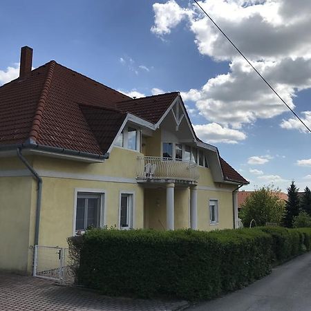 Esther Apartman Gyenesdiás Exteriör bild