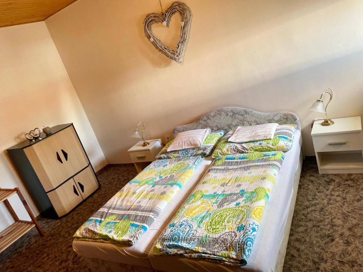 Esther Apartman Gyenesdiás Exteriör bild