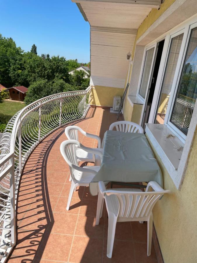 Esther Apartman Gyenesdiás Exteriör bild